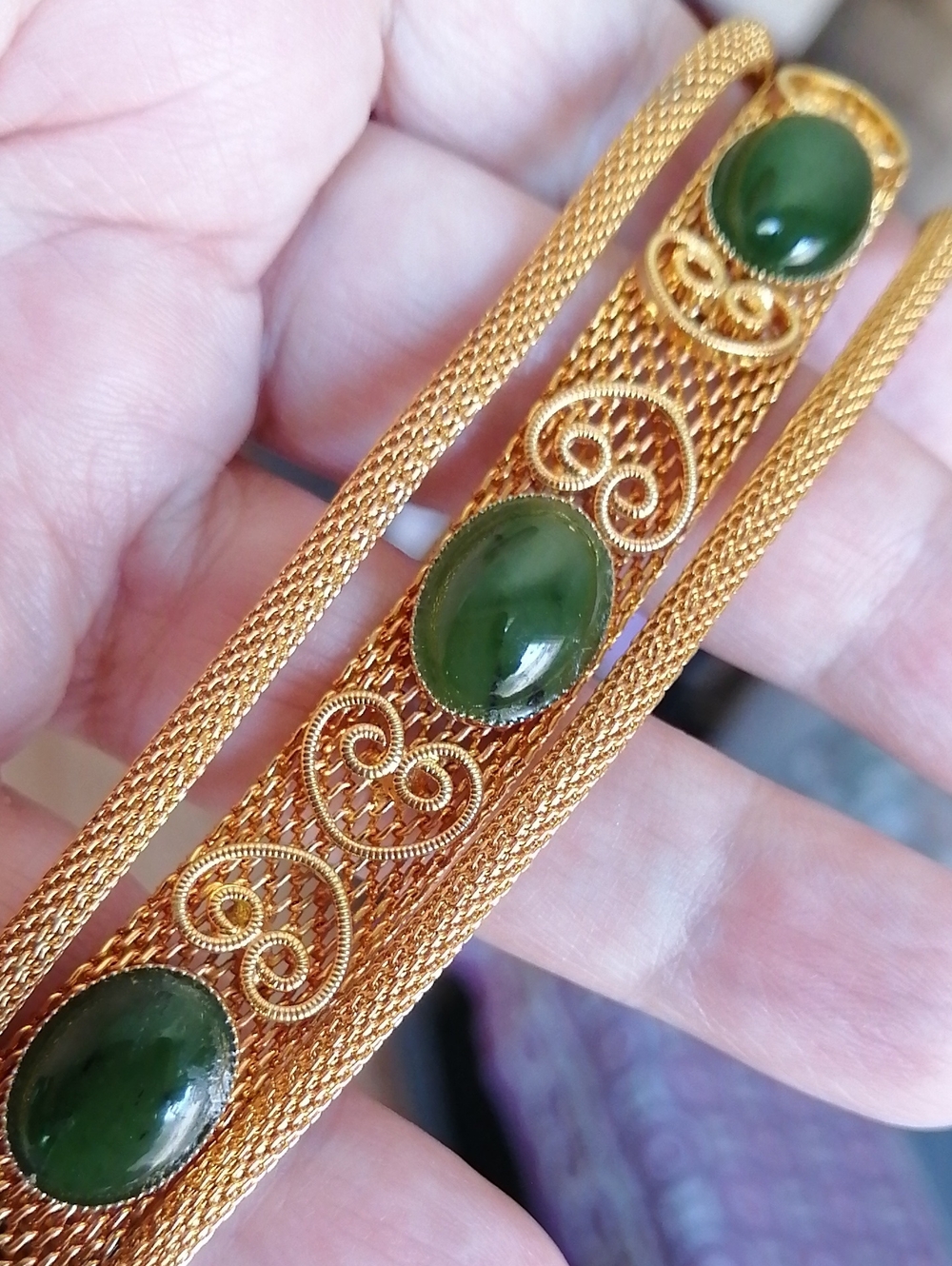 Vintage Mesh Gold Plated Filigree Bracelet with Green Jade Accent 7" Long